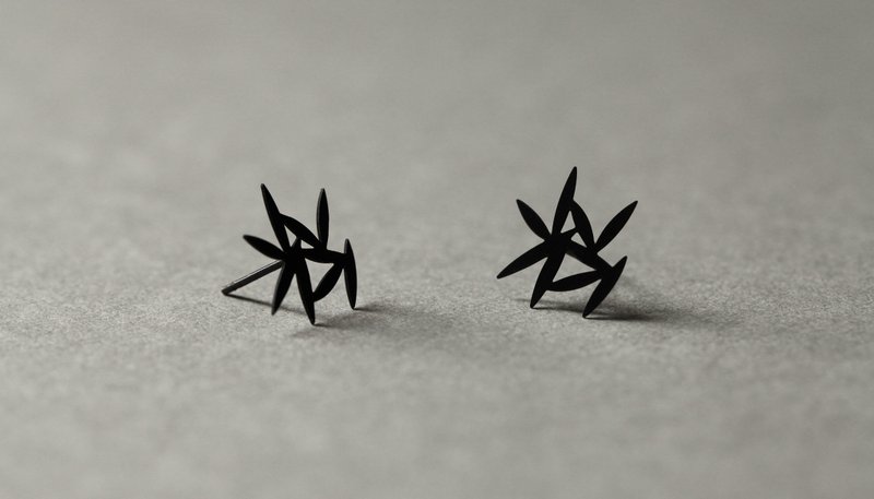 黑绿意耳环 - 耳环/耳夹 - 其他金属 黑色