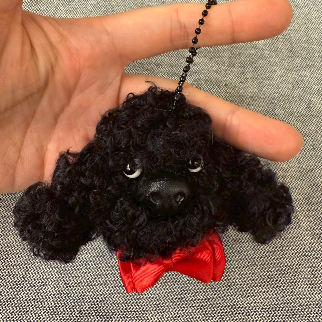黑色贵宾卷卷毛狗头吊饰5cm-毛根扭扭棒手作吊饰/毛料娃娃 - 玩偶/公仔 - 其他材质 黑色