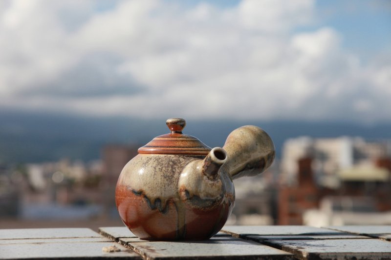 藏菁ㅣ素火和韵 柴烧侧把壶 - 茶具/茶杯 - 陶 