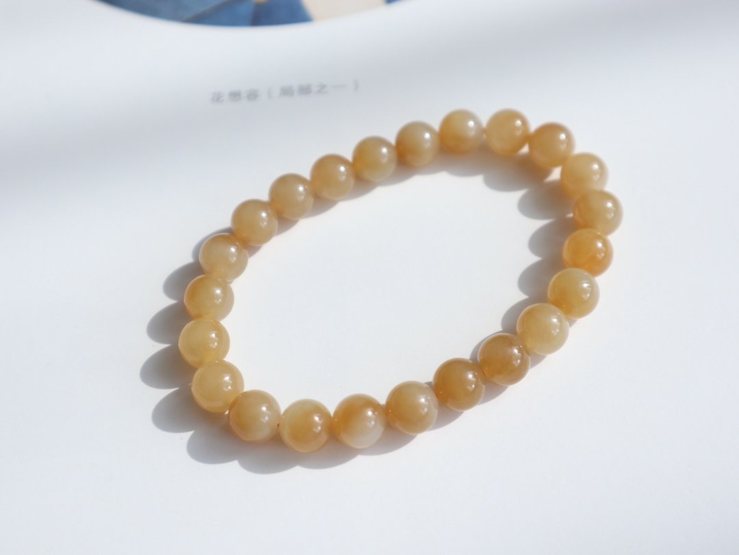 天然新疆糖料和田玉手链 颜色非常美  料子油润细腻  8mm - 手链/手环 - 玉石 