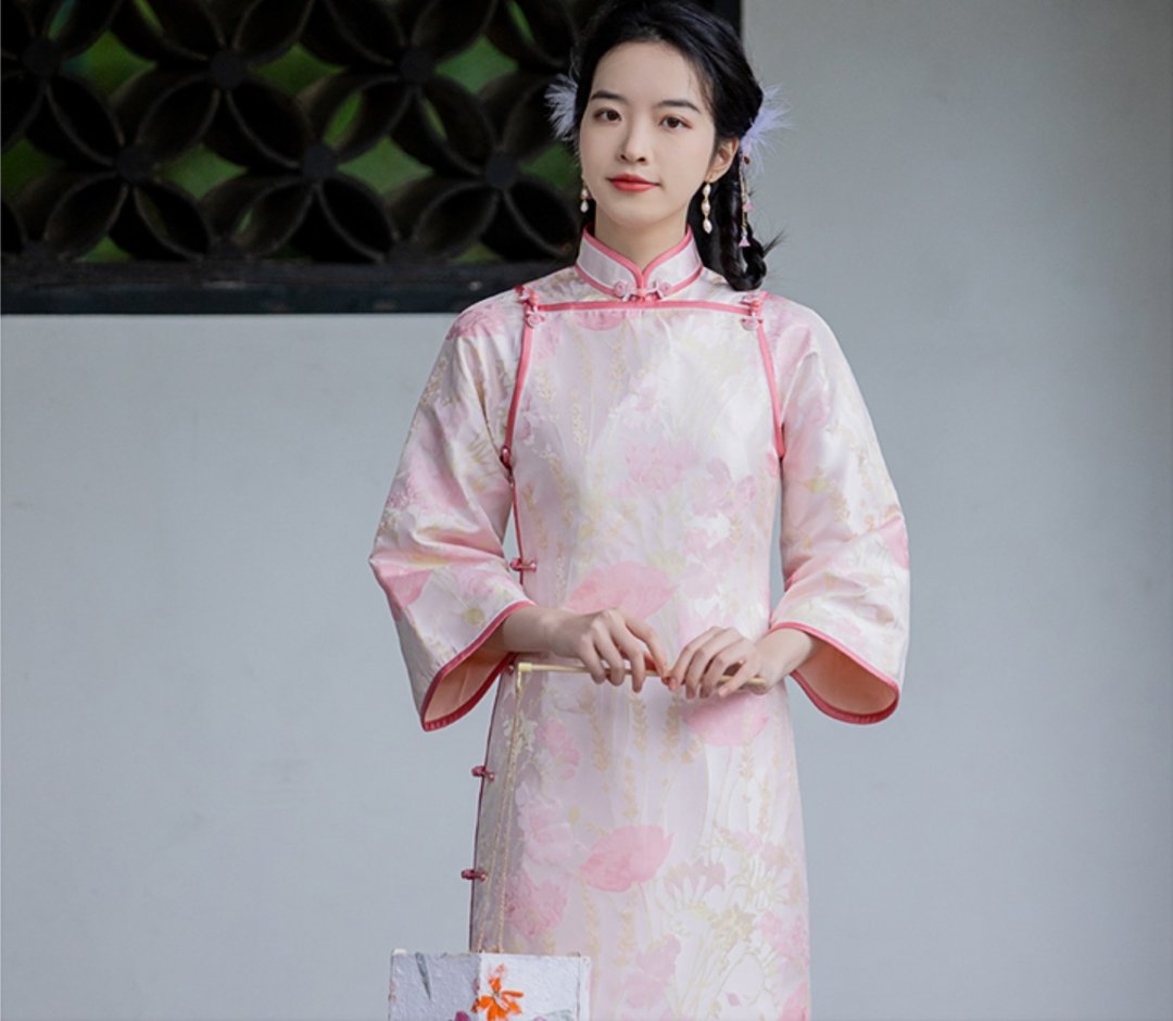 婉棠 新中式复古 高贵织锦倒大袖古法旗袍过年服 - 旗袍 - 聚酯纤维 粉红色