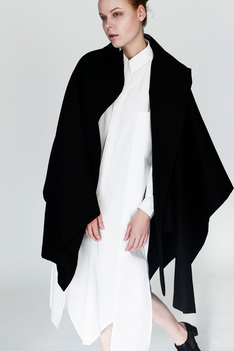 Origami Wool Cape <Handmade in Japan> - 女装休闲/机能外套 - 其他材质 黑色