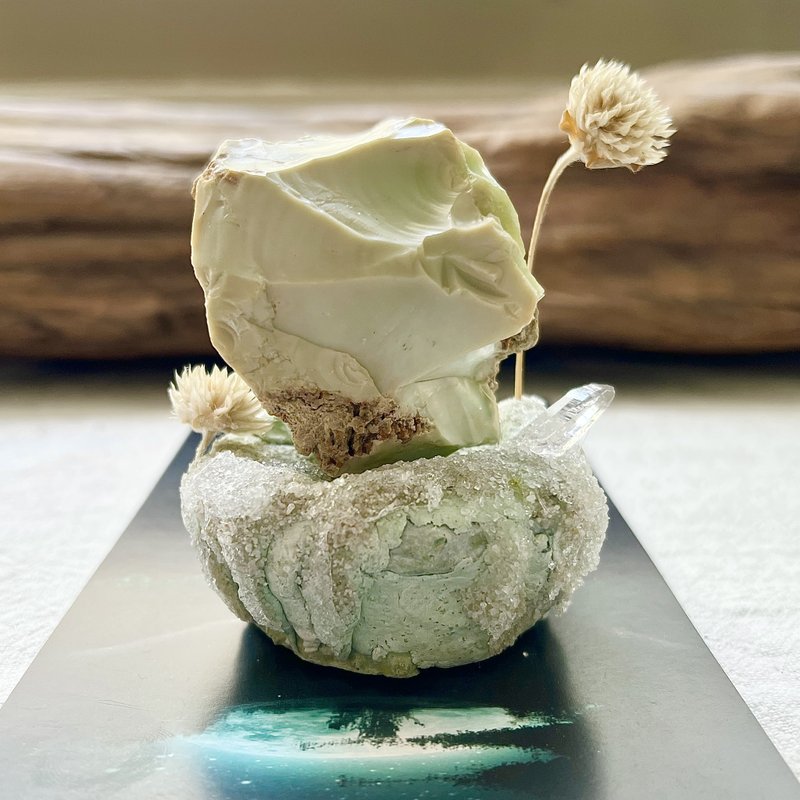 绿蛋白欧泊 附杯子蛋糕 底座 水晶原矿 - 摆饰 - 水晶 绿色