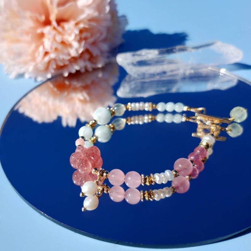 青梅竹马。草莓晶 淡水珍珠 粉晶 14K包金 水晶矿石设计手链 - 手链/手环 - 水晶 红色
