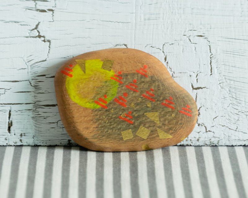 Small Abstract Hand Painted Wood Pocket Mirror (Neon yellow triangle) - 彩妆刷具/镜子/梳子 - 木头 黄色