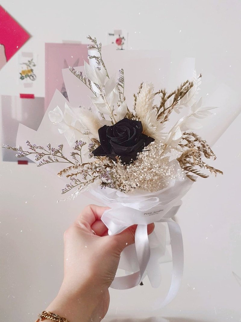 PJ小花园* |你只属于我黑玫瑰花束 永生花束 情人节花束 告白花束 - 干燥花/捧花 - 植物．花 黑色