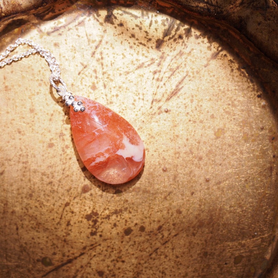 少见矿物 水晶内含水硫铁钠矿 纯银项链 Erdite in Quartz - 项链 - 半宝石 橘色