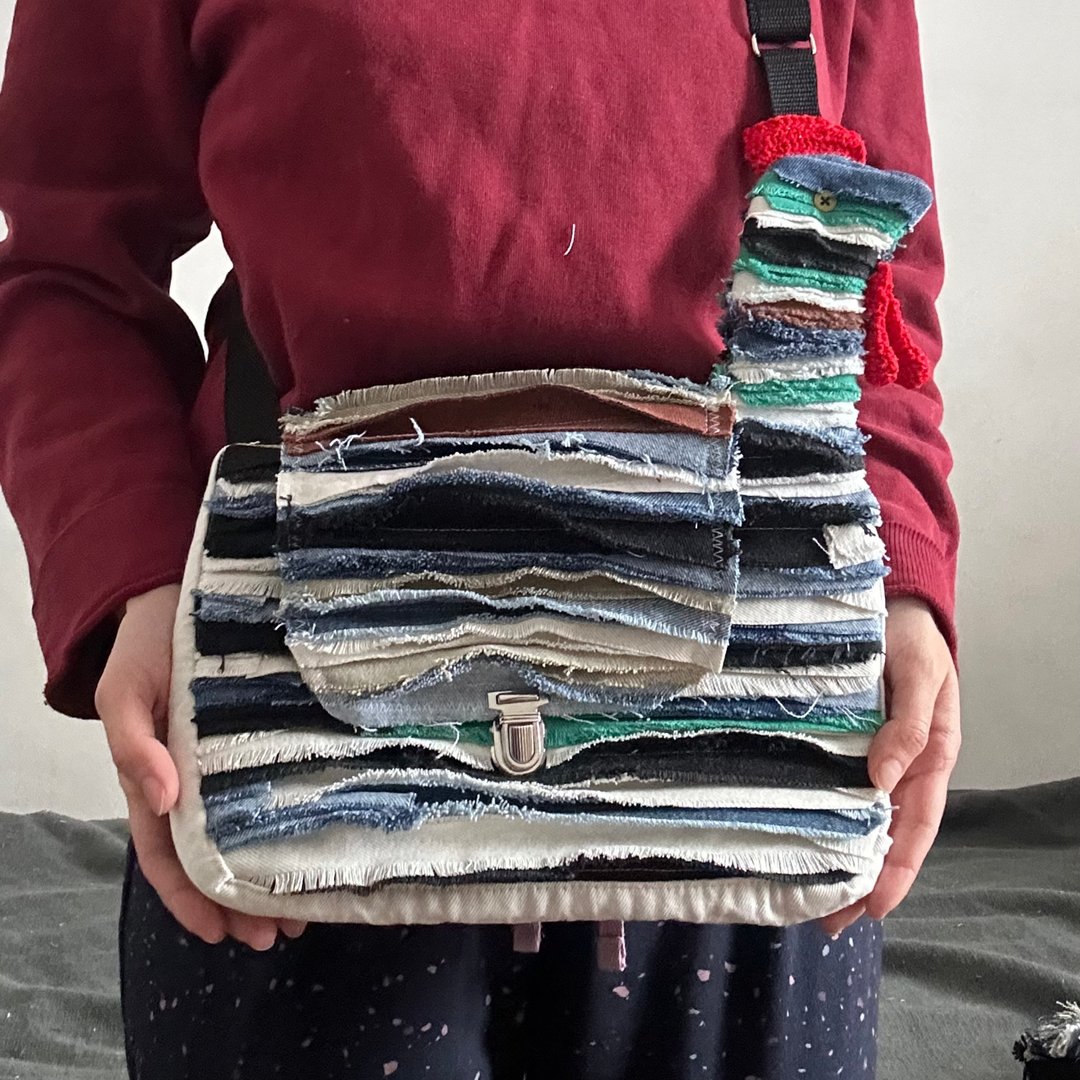 升级再造牛仔鸡造型包 – 独特手工斜背包 - 手提包/手提袋 - 环保材料 多色
