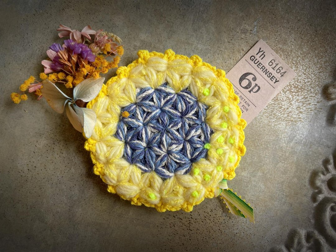 Knitting 生命之花置物碟 - 萤光水玉点点 - 黄 - 收纳用品 - 棉．麻 