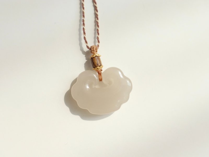 天然藕粉和田玉如意锁吊坠项链 胖嘟嘟的如意锁 平安喜乐生日礼物 - 项链 - 玉石 