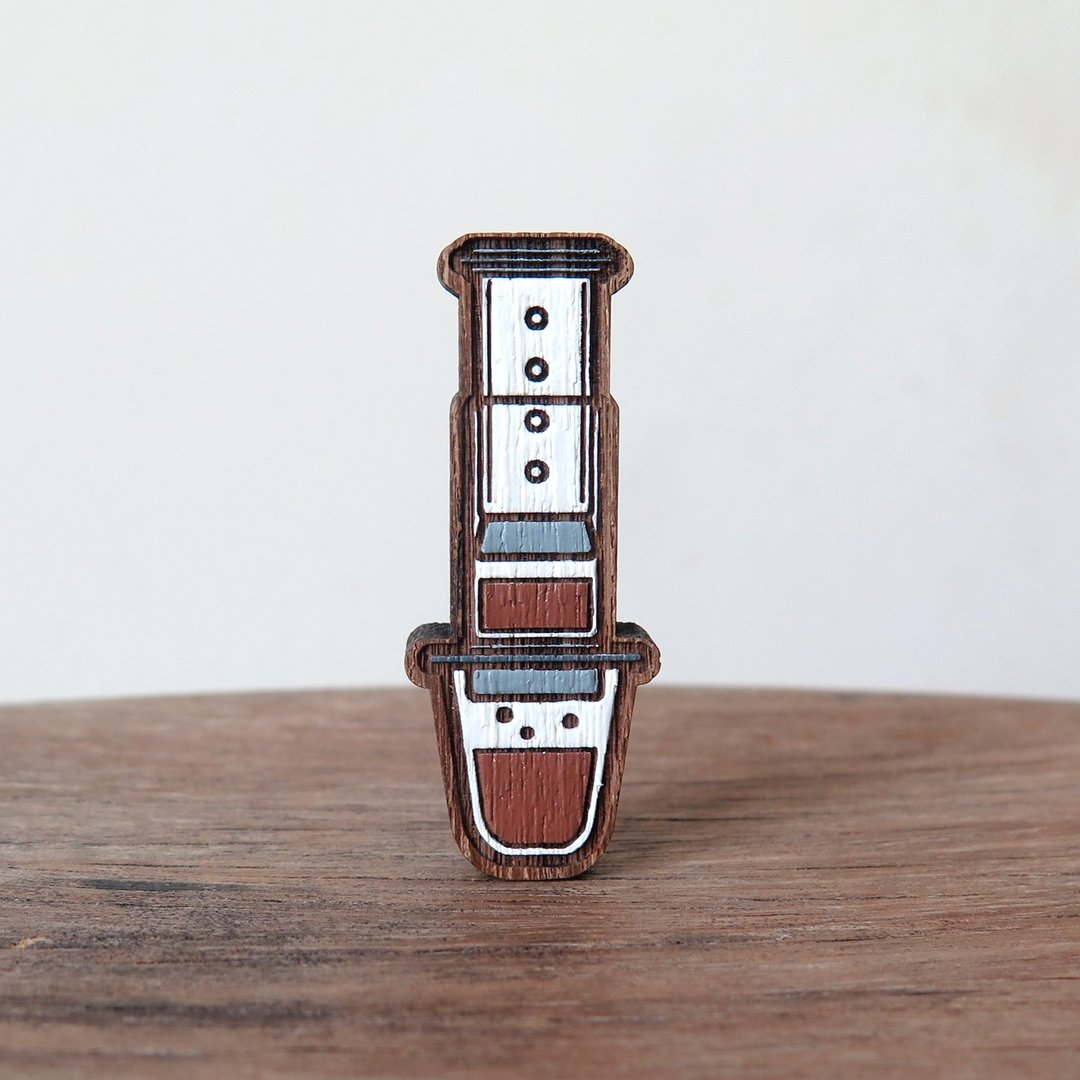 Wooden brooch aeropress - 胸针 - 木头 咖啡色