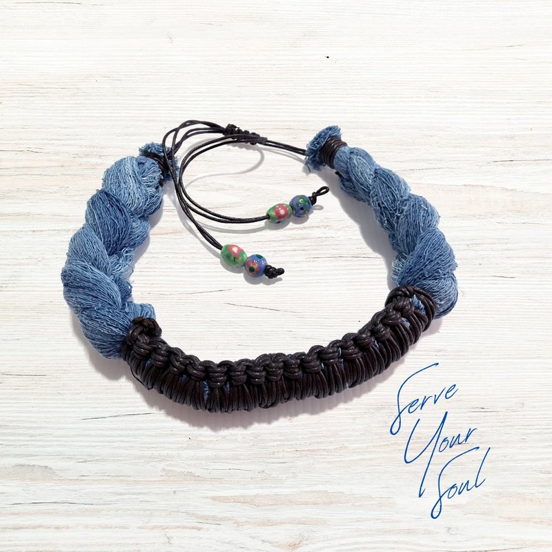 男女皆宜的项链与手链，饰有复古磁砖珠饰，搭配天然棉线。 - 手链/手环 - 贵金属 蓝色