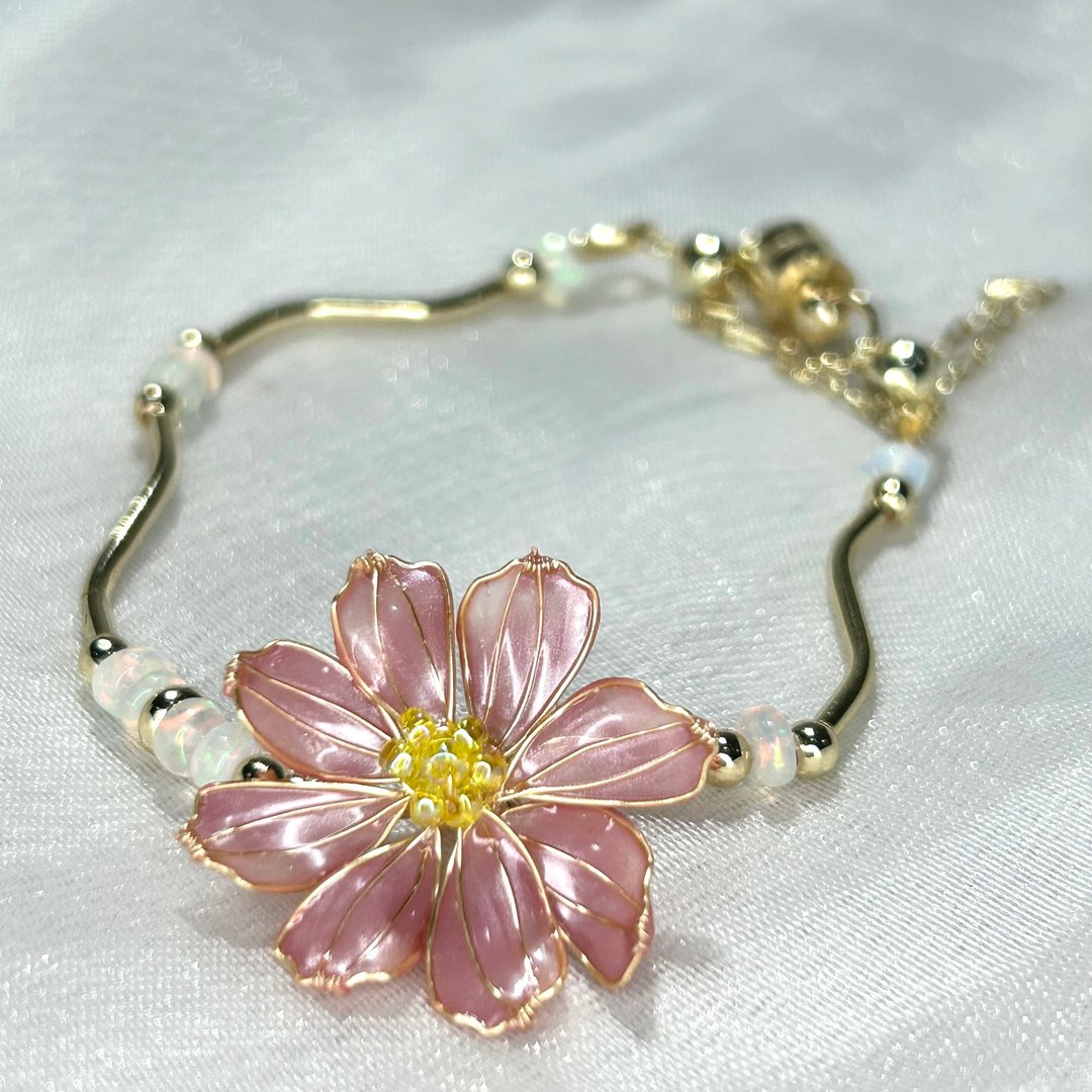 【粉色波斯菊x蛋白石 - 水晶花手链】十月生日花 生日石 花言日和 - 手链/手环 - 树脂 
