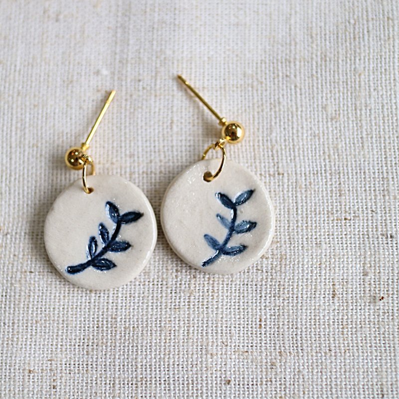blue leaf earring - 耳环/耳夹 - 陶 蓝色