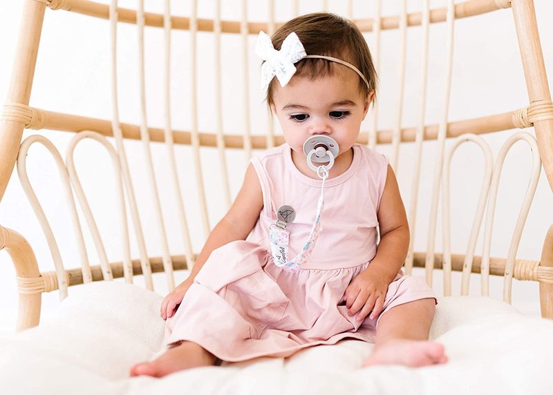 美国 Copper Pearl |  奶嘴夹3入组 - 粉花园点点 X002BFLWMX - 奶瓶/奶嘴 - 棉．麻 粉红色