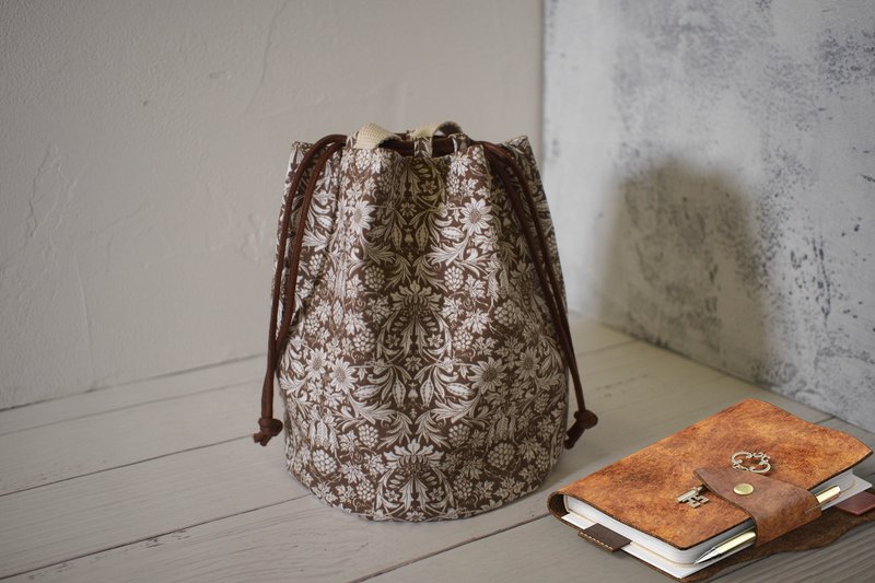 果匣系列束口包/水桶包/限量手工包/复古窗花/现货供应中 - 侧背包/斜挎包 - 棉．麻 咖啡色