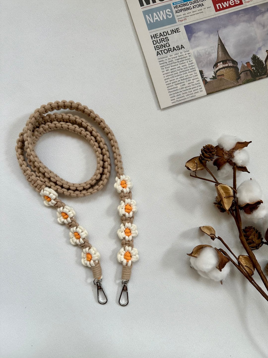 Macrame 编织花花手机挂绳 - 手机配件 - 棉．麻 卡其色