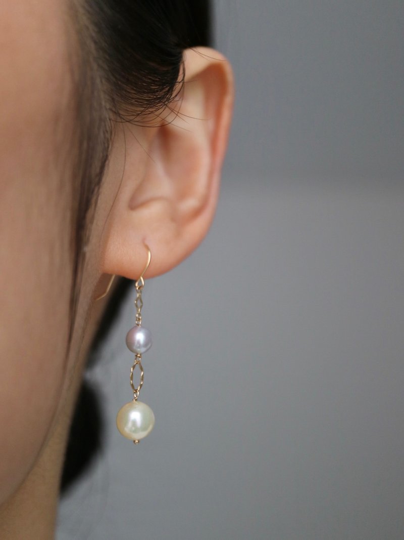 日本直送 复古风 双色akoya珍珠耳环 耳坠 天然海水珍珠 18k金 - 耳环/耳夹 - 珍珠 金色
