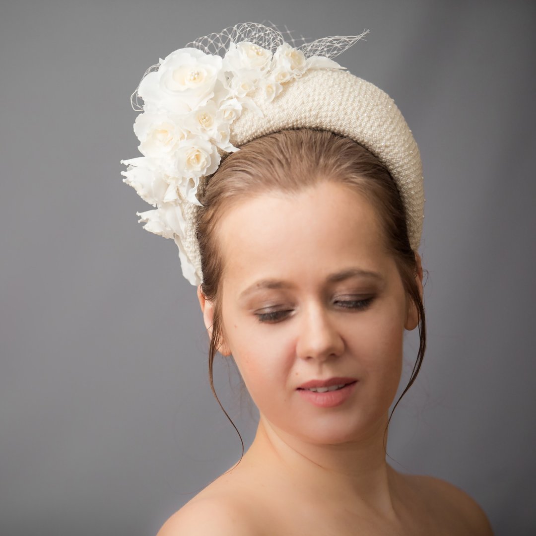 Champagne wedding fascinator hats for women. Kentucky Derby hat. Halo headband. - 发带/发箍 - 其他材质 白色