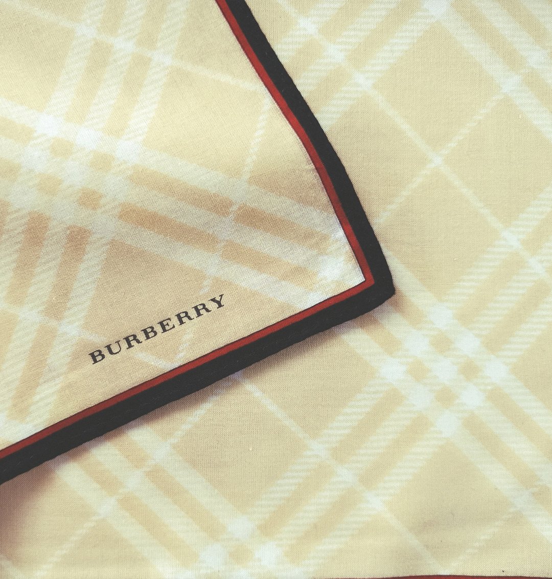 Burberry 复古手帕 柔和棕色格纹 19.5 x 18.5 英寸 - 手帕/方巾 - 棉．麻 金色