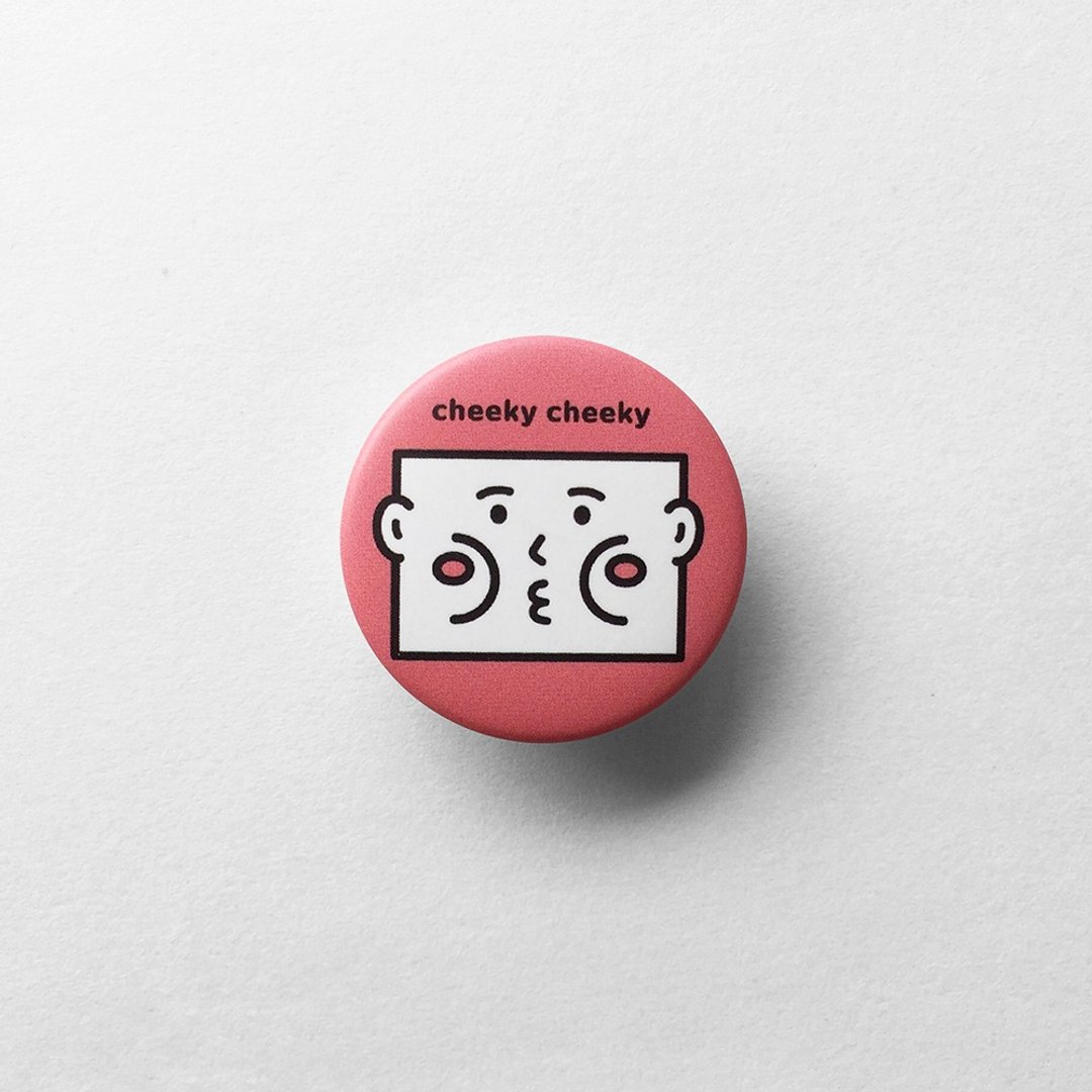 cheeky cheeky bus stop pin 香港巴士站牌 圆型 徽章 / 别针 - 徽章/别针 - 塑料 白色