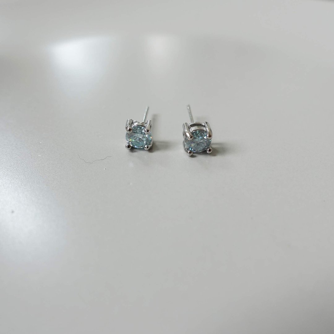 莫桑耳环 蓝钻石0.5克拉 925银 附黑卡证书 - 耳环/耳夹 - 钻石 蓝色