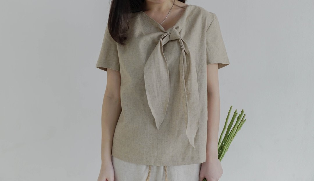 Beige Raw Linen Short Sleeved Top with Tied Neck - 女装上衣 - 亚麻 卡其色