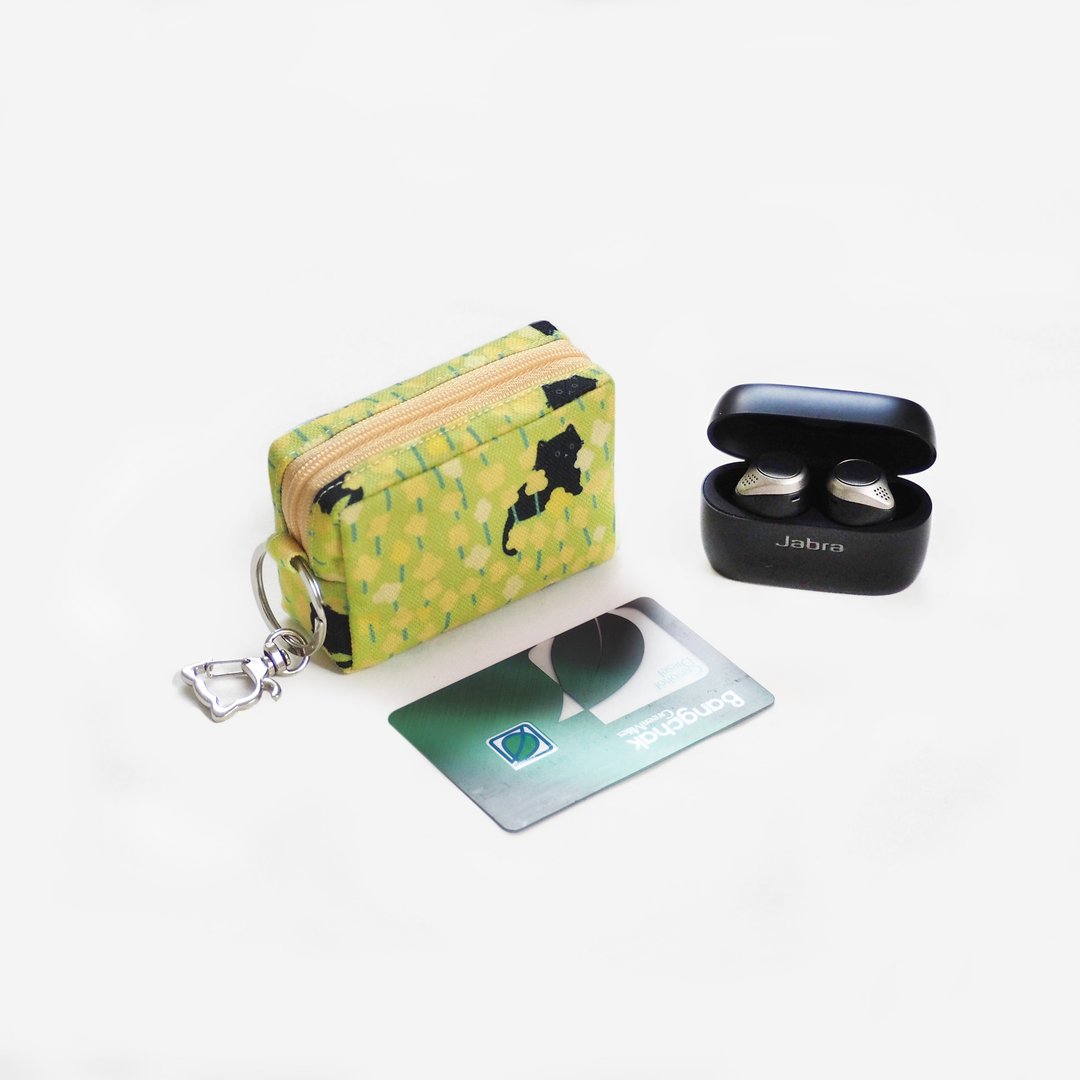 Canvas Polyester Coin Box - Little Black Cats with Keychain - 零钱包 - 聚酯纤维 黄色