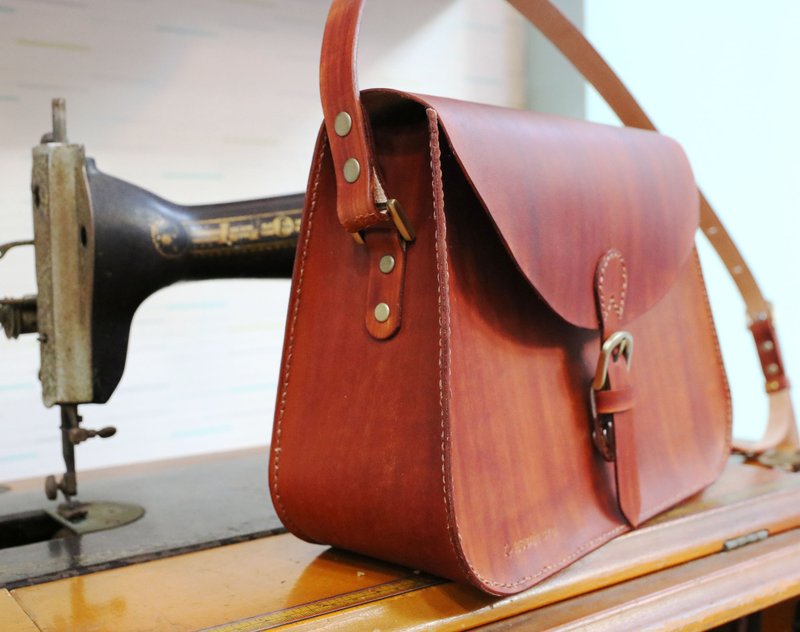 利亚马鞍包/皮革侧背包/皮革包课程/一人成团/新手友善/可刻字 - 皮件 - 真皮 