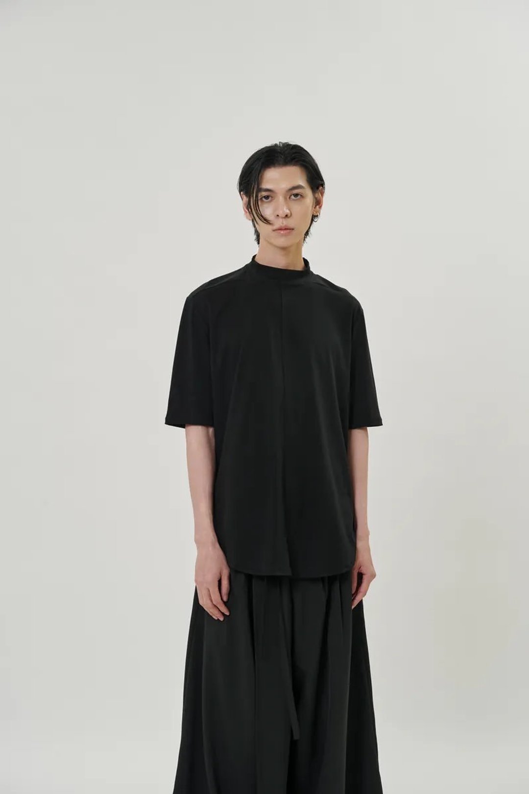 中高领剪接Tee High-neck T-shirt - 男装上衣/T 恤 - 棉 黑色