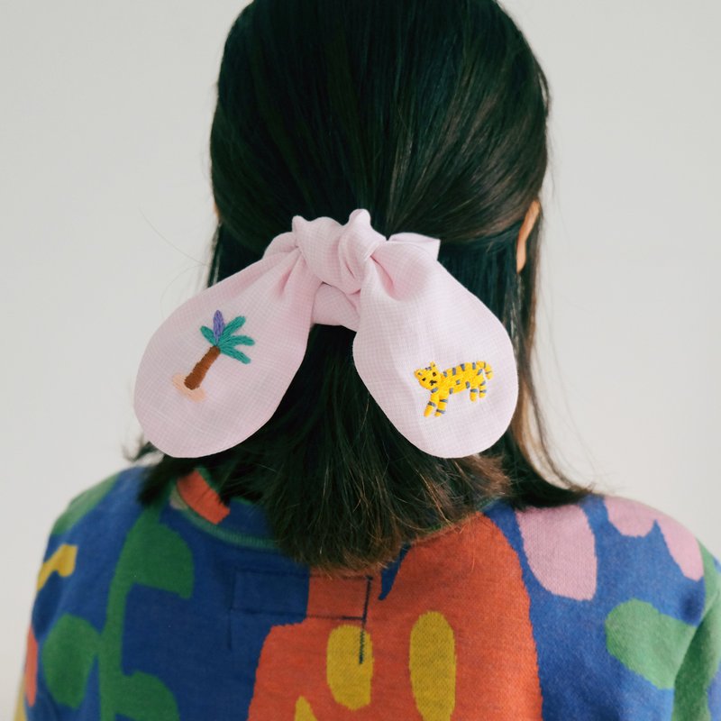 Tiger Island - Embroidery Scrunchies - 发饰 - 棉．麻 粉红色