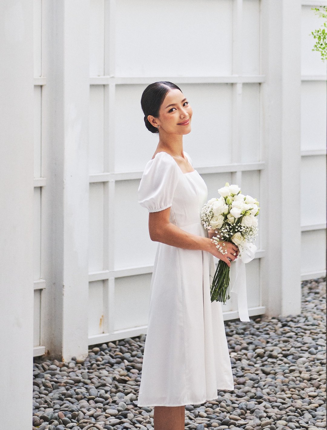 Alice Dress by Klara Love – 婚纱造型、派对穿搭、极简风格婚礼洋装、白色洋装 - 洋装/连衣裙 - 丝．绢 白色