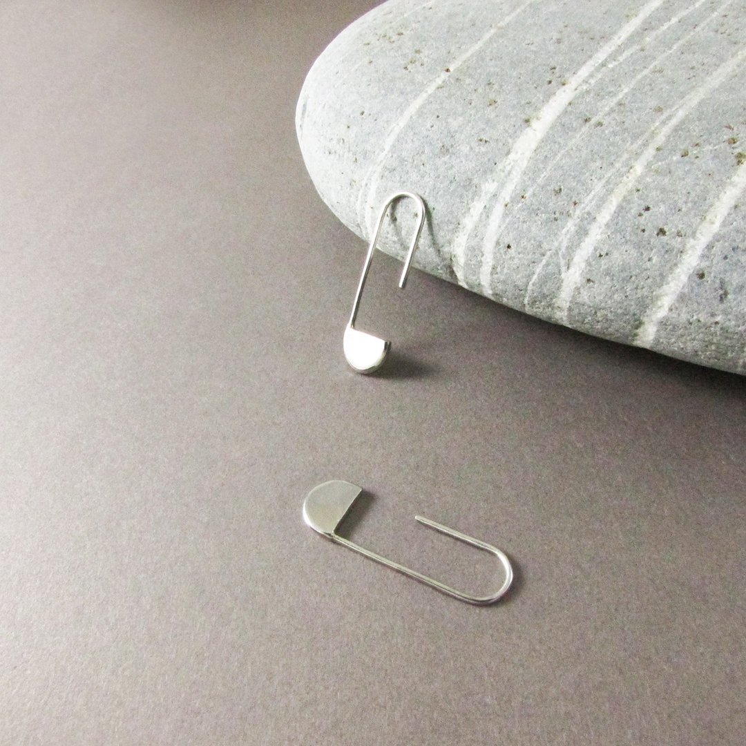 pin earring_别针耳环 925银 限量 珠宝 婚戒订制 台湾品牌 - 耳环/耳夹 - 银 银色