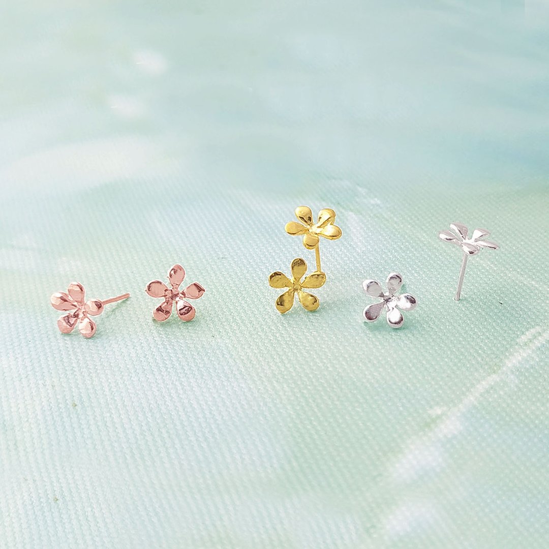 Tiny Flower Earrings, Floral Earrings, Small earrings - 耳环/耳夹 - 其他金属 