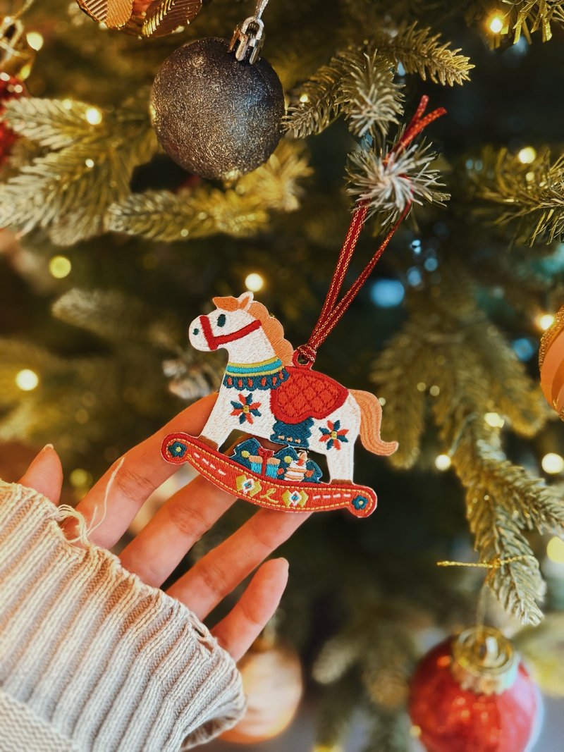 【满额礼】刺绣小马圣诞球 - 吊饰 - 绣线 红色
