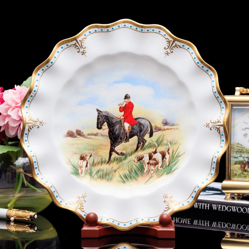 英国制Royal Crown Derby手绘策马奔驰 野钓镶嵌金彩手工骨瓷盘 - 摆饰 - 瓷 
