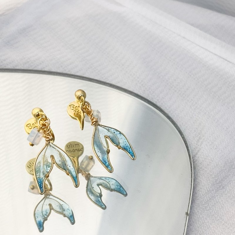 夹式耳环 | Little Attina | 小鱼尾 - 耳环/耳夹 - 树脂 蓝色