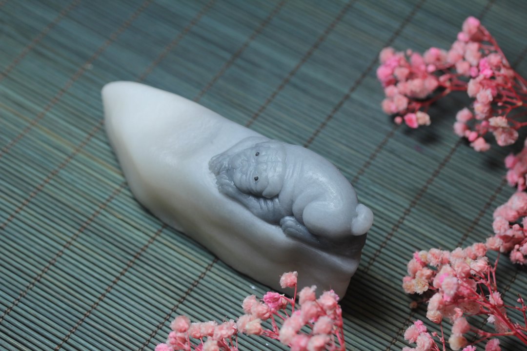 【爱犬】天然金丝玉 青花料巧雕设计招财狗小摆件 茶宠 手玩件 - 项链 - 玉石 多色