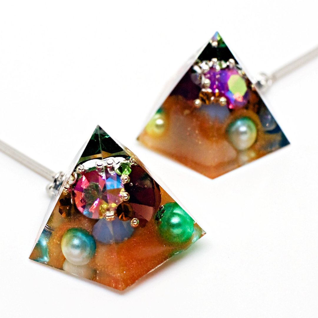 Pentagon Dangle Earrings (Tatsutahime) - 耳环/耳夹 - 树脂 多色