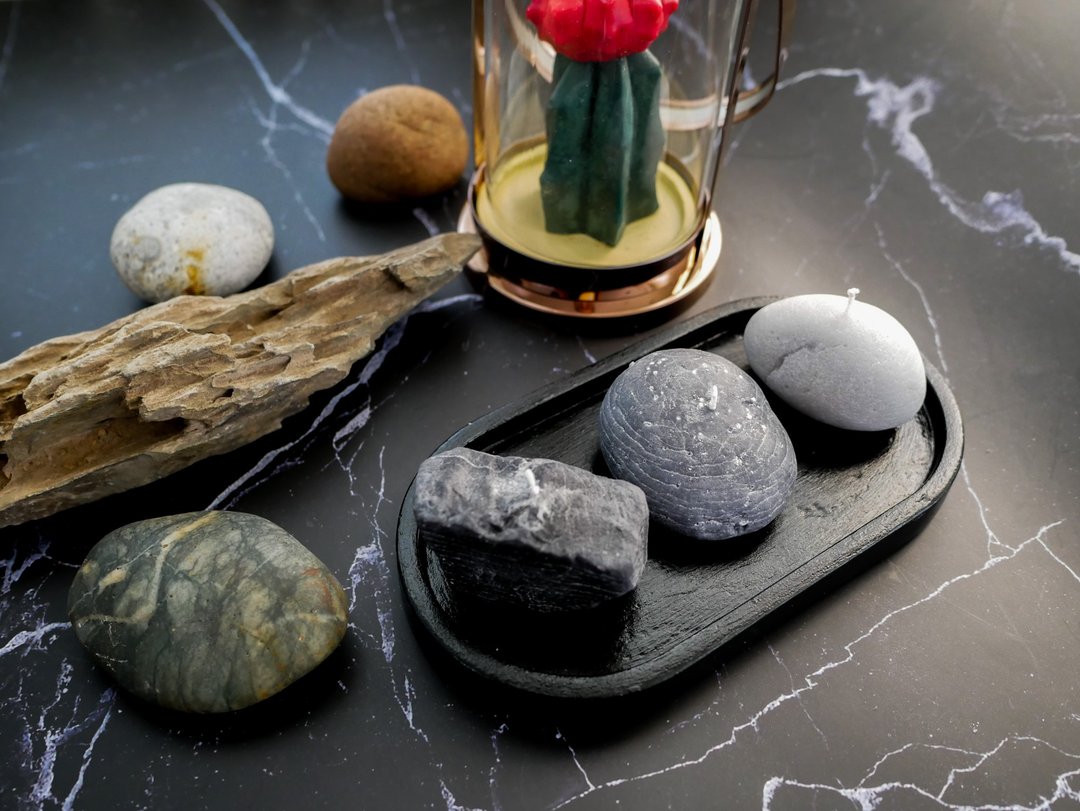 Set of 3 stone candles (random shape) with cement tray - 蜡烛/烛台 - 蜡 灰色