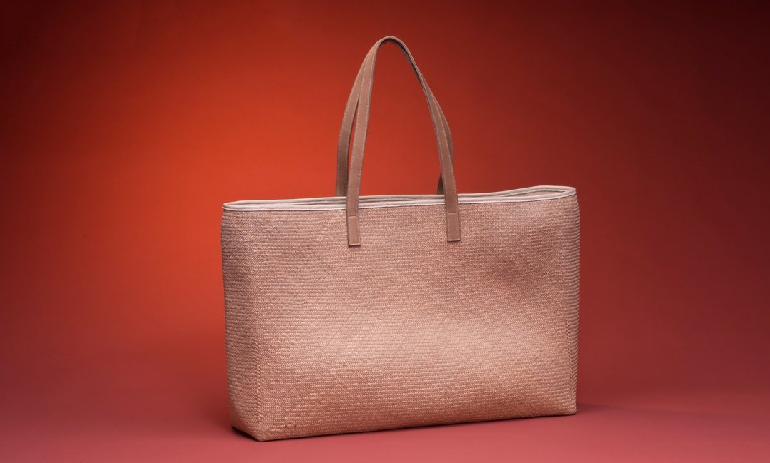 蔺草X皮革X纯手工 LIN-TANG big shoulder bag 大肩袋 - 侧背包/斜挎包 - 真皮 卡其色