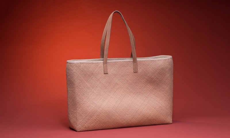 蔺草X皮革X纯手工 LIN-TANG big shoulder bag 大肩袋 - 侧背包/斜挎包 - 真皮 卡其色