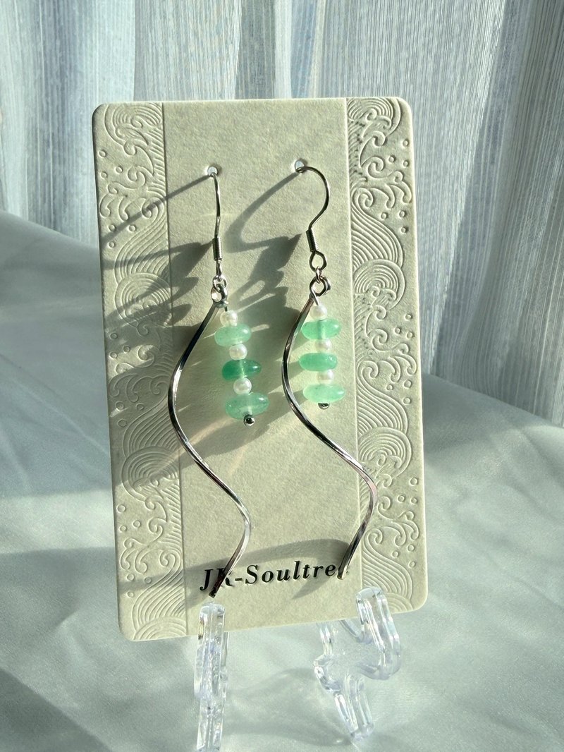 风绿之舞丨流动入心 绿东菱玉 S型线条 耳勾耳环 考试祝福 开运 - 耳环/耳夹 - 宝石 绿色