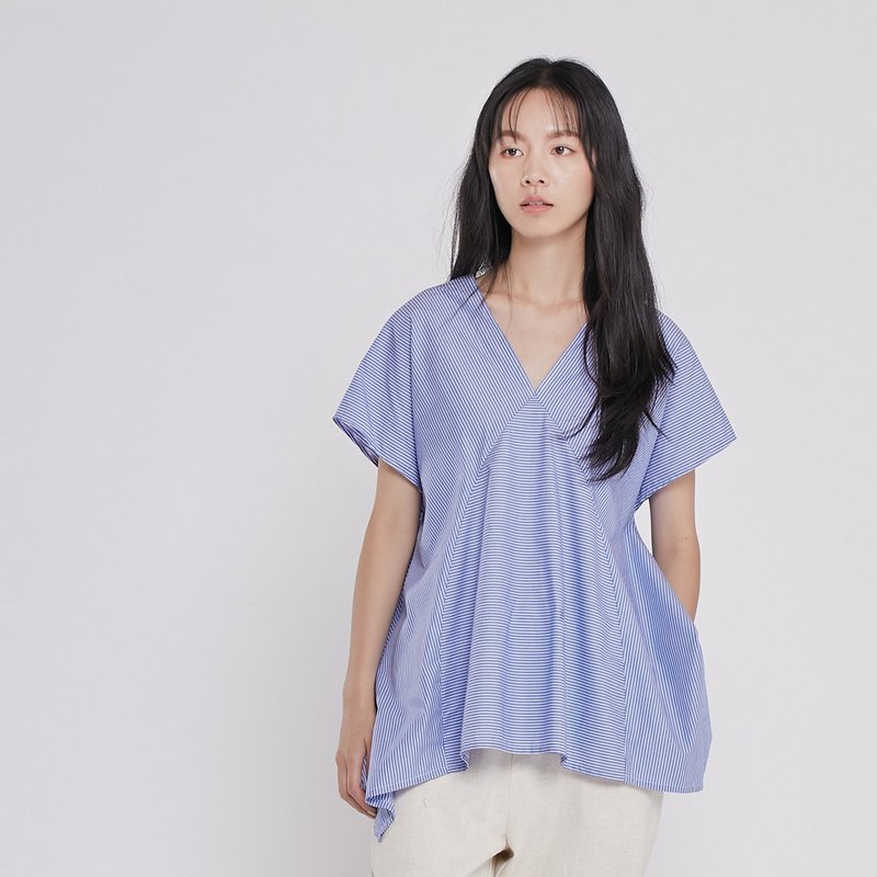 KimV領落肩拼接傘擺上衣/藍細絲 - 女装上衣 - 棉．麻 蓝色