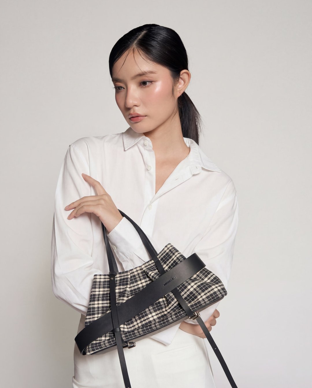 dashbrand DA36 Obi - 黑白色 简约风格包款，小巧斜肩包 - 手提包/手提袋 - 其他材质 