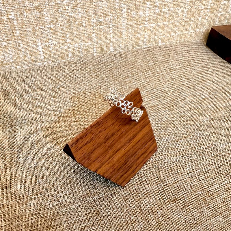 The Lover Crowned | FILIGREE | 花圈戒指 | 925纯银 - 戒指 - 纯银 银色