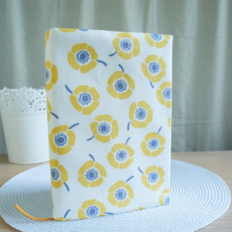 Lovely日本布【花舞双面布书衣、黄花】25K日志、A5手帐 - 书衣/书套 - 棉．麻 黄色