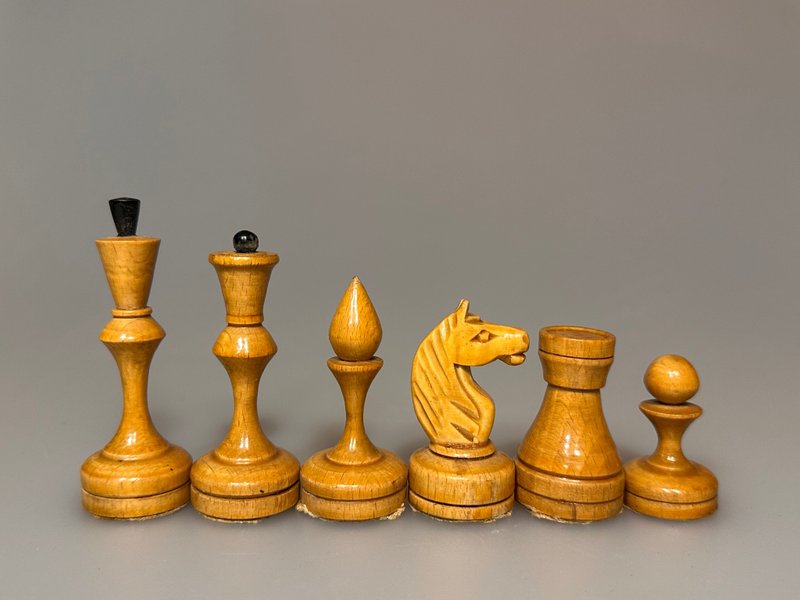 罕见的俄罗斯苏联 Zvenigorod 小象棋套装 - 桌游/玩具 - 木头 黑色