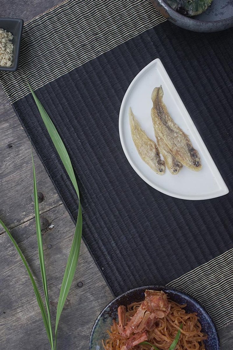 Set 2, black and white Housewarming Gifts, placemat, table mat, jute platemat - 餐垫/桌巾 - 环保材料 黑色