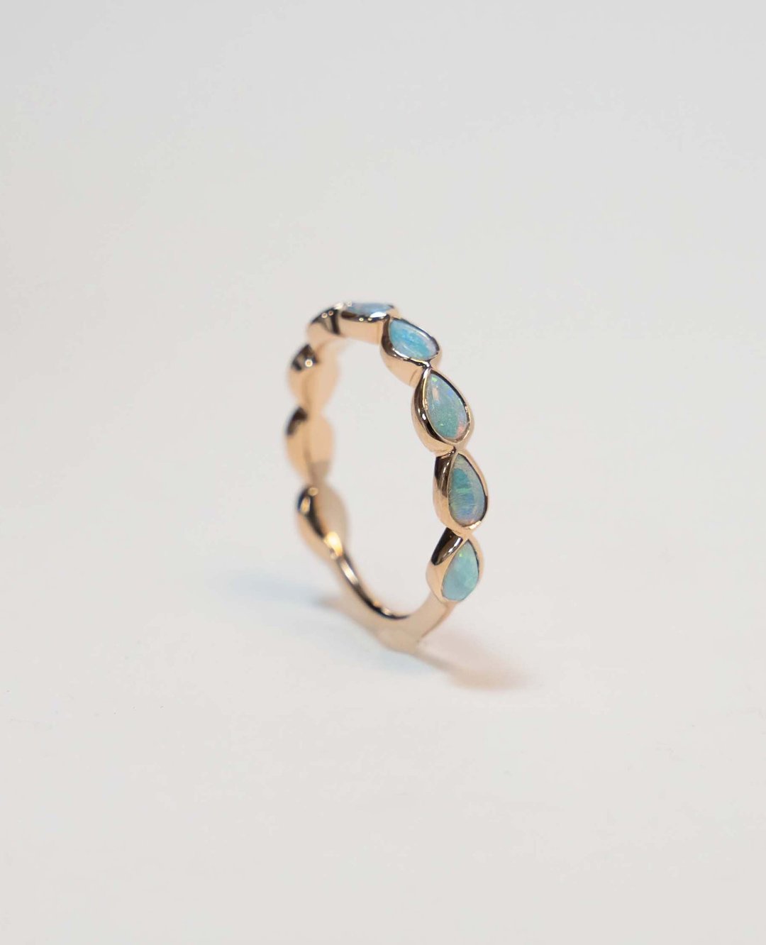 Pear-shaped opal half-eternity ring - 戒指 - 其他金属 白色